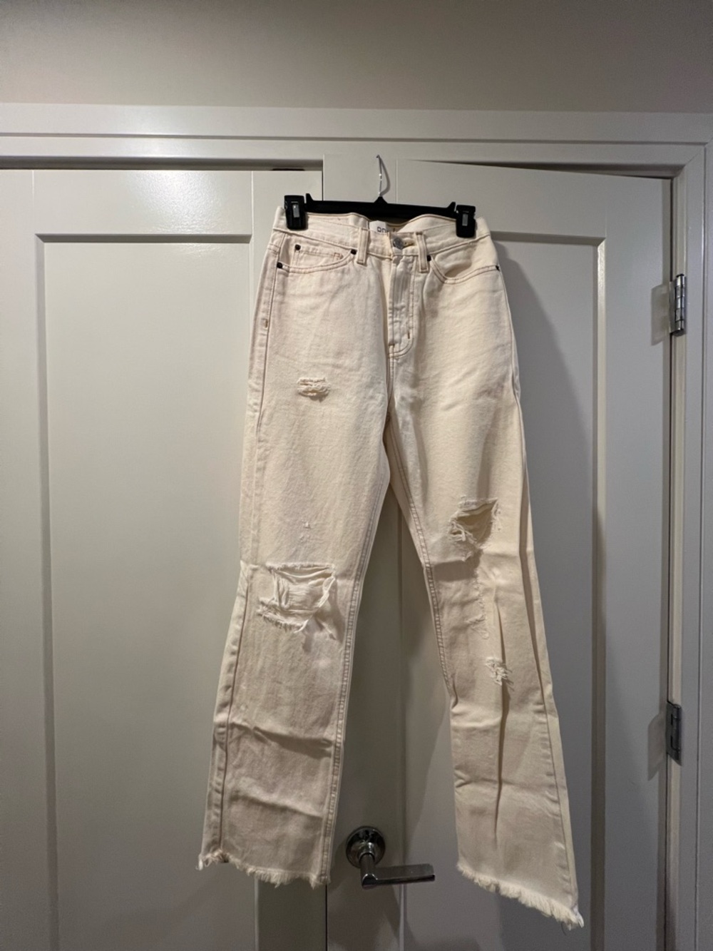 BDG Women's Boyfriend Jeans in Off-White/Cream with Distressed Knees